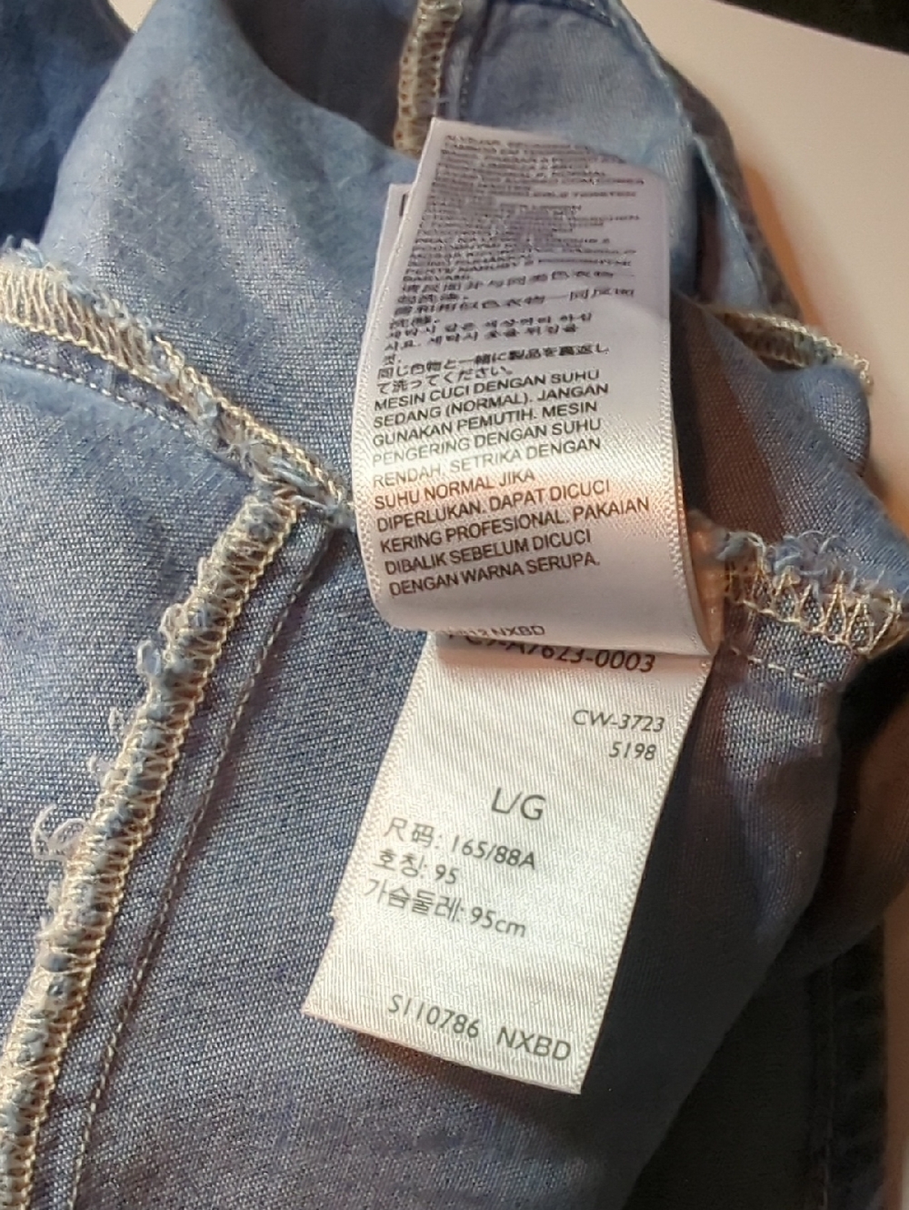 Levis Ruffled Colar Top Size L - Picture 10 of 10